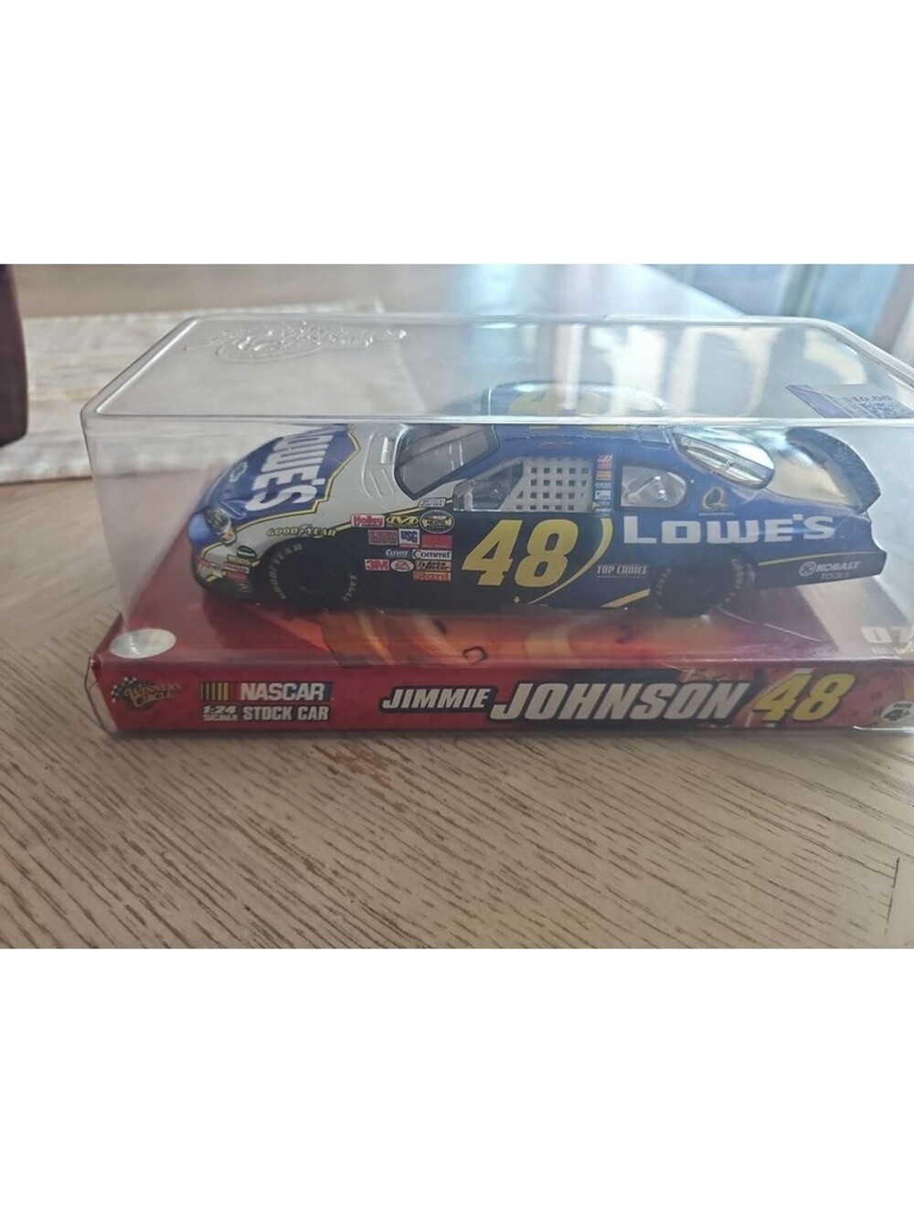 Jimmie Johnson #48 Lowe's NASCAR 1:24 Scale Diecast Car
